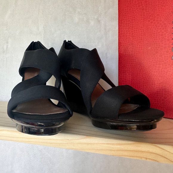 New Donald Pliner black Aurora crepe elastic wedge heel size 8.5 zip back - Picture 6 of 8